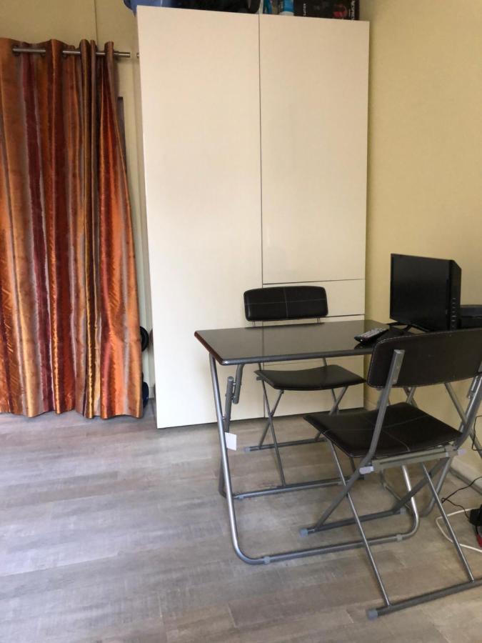 23 Rue De La Chapelle Apartman Párizs Kültér fotó
